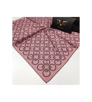 Geometrik Desen Black Seri Twill Eşarp Eşarp Askısı ile Birlikte 90x90 cm Gül Ku