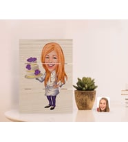 BK Gift Kişiye Özel Kadın Chef Karikatürlü Otantik Masaüstü Ahşap Palet Çerçeve-2 (Beyaz)