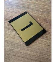 Yönline Minimal Gold Tasarım Apartman Numarası