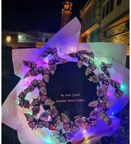 Aynalı ışıklı kelebek çiçek - Işığım Sensin - Kelebek Buketi Led Işıklı- AYNALI kelebek çiçek - ( bu senin çiçeğin aynadaki benim çiçegim yazılı 20 kelebekli) 888