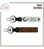 Kayınpedere Özel Hediye Çocuk Ve Ayyıldız Temalı İsim Soyisim Yazılı Anahtarlık Set, Beyaz-Kahve