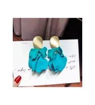 Mint Yeşili Akrilik Vintage Gül Yapraklı Çiçek Küpe