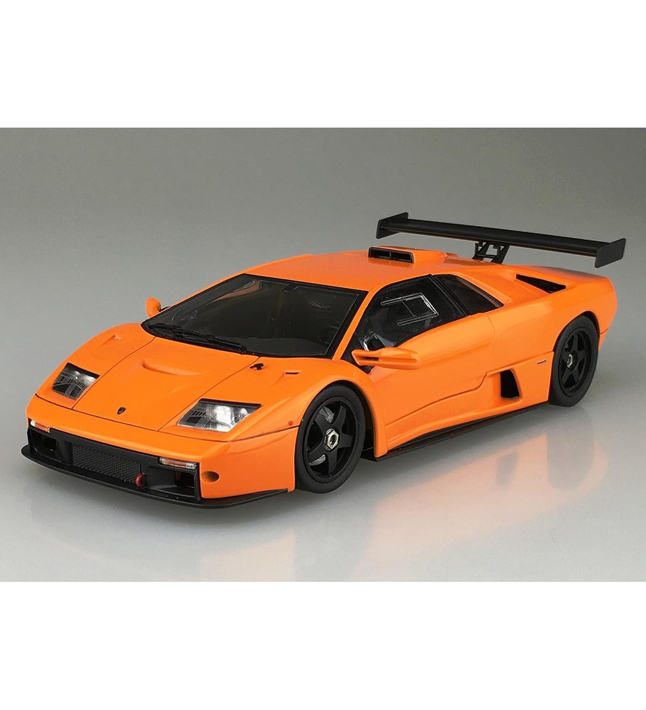 Aoshima 1999 Lamborghini Diablo GT-R 1: 24 Model Araba Yapım Kit Aoshima 1999 Lamborghini Diablo GT-R 1: 24 Model Araba Yapım Kit
