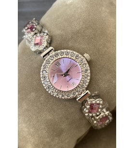 Özel Kutulu Zirkon Taş Çevreli Gümüş Pembe Metal Kordon Kadın Kol Saati Yılbaşı Özel Hediyesi Aileye Anneye Arkadaşa Sevgiliye Ablaya Kadına Eşe Hanıma Teyzeye Kız Çocuğuna Halaya Kız Kardeşe Doğum Günü Özel Gün Yıl Dönümü İş Hediyesi