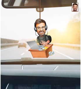 Kişiye Özel Karikatürlü Radyocu Ahşap Araba Dikiz Ayna Süsü