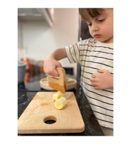 Güvenli Ahşap Kesme Tahtası ve Bıçağı (Montessori Eğitim Materyali, Doğrama Seti)