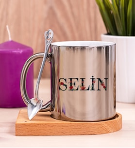 Kişiye Özel Çiçek Harf Tasarım İsim Yazılı Ahşap Altlıklı Silver Kupa Bardak
