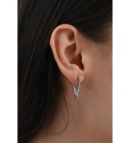 Gümüş rodyumlu zirkon taşlı modern tasarımlı prizma (üçgen) küpe SGTL13028RODAJ