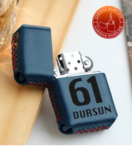 Vagave Kişiye Özel Benzinli Çakmak Hakiki Deri Kılıflı Bordo Mavi Taraftar El Yapımı Zippo Tarzı Çakmak Deri Kaplama Benzinli Çakmak Yıl Dönümü Doğum Günü Öğretmenler Günü Sevgililer Günü Hediyesi Çakmak Trabzonspor Karabükspor renklerinde