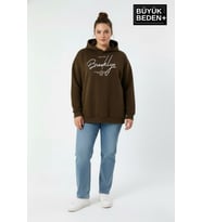 Kadın Büyük Beden Kapüşonlu El yazılı Brooklyn Baskılı Rahat Kalıp Sweatshirt SPR26BSWK958 (Kahverengi)