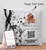 BK Gift Kişiye Özel Fotoğraflı ve Şarkı QR Kodlu Kırlent Yastık, Sevgiliye Hediye, Kişiye Özel Şarkı