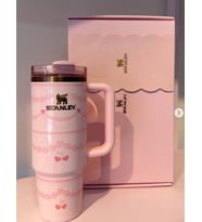 Stanley Quencher H2.0 FlowState 40 Oz 1.18 L Pipetli Kulplu Termos Kiraz Desenli Özel Tasarım, Paslanmaz Çelik Soğuk İçecek Termosu