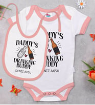BK Kids Kişiye Özel Daddy's Drinking Buddy Tasarımlı Pembe Bebek Body Zıbın ve Mama Önlüğü Hediye Seti