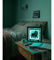 Kişiye Özel İsimli Aslan Figürlü LED Gece Lambası – Dekoratif Ahşap Çerçeve 14x14 cm