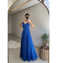 Neşeli butik kadın ışıltılı askılı yırtmaç detayı şifon abiye elbise NM002 (Mavi)