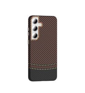 Galaxy S24 FE Kılıf M-safe Şarj Özellikli Karbon Fiber Görünümlü Gros Kapak Gold-Siyah