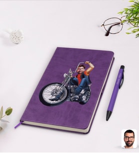 BK Gift Kişiye Özel Erkek Motorcu Karikatürlü Mor Termo Deri Defter Kalem Seti Model 5