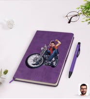 BK Gift Kişiye Özel Erkek Motorcu Karikatürlü Mor Termo Deri Defter Kalem Seti Model 5