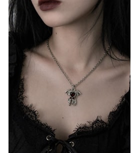 Gotik Kırmızı Kalp Kanatlı İskelet El Kolye Gümüş Renk Zincir Unisex