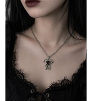 Gotik Kırmızı Kalp Kanatlı İskelet El Kolye Gümüş Renk Zincir Unisex