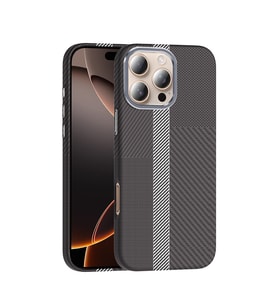 iPhone 16 Pro Max Kılıf M-safe Şarj Özellikli Karbon Fiber Görünümlü Gros Kılıf (Siyah - Gri - Beyaz)