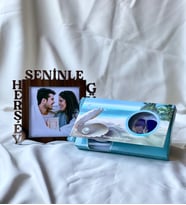 Kişiye Özel Gümüş Herşey Seninle Güzel Çeçeve Ve İnci Kolye Hediye Seti