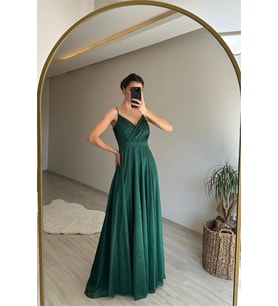 Neşeli butik kadın ışıltılı askılı yırtmaç detayı şifon abiye elbise NM002 (Zümrüt Yeşili)