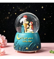 Romantik Çift Orta Boy Tasarımlı Işıklı Kar Küresi – “I’ll Get You a Lucky Star” Dekoratif Masa v