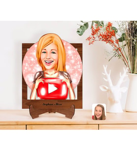 BK Gift Kişiye Özel Kadın Youtuber Karikatürlü Ahşap Standlı 3D Biblo-1 (Beyaz)