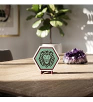 Görkemli Yele Detaylı Aslan Motifli Dekoratif Masaüstü Süsü Çalışma Masalarınıza Şık Bir Dokunuş 10x10 cm
