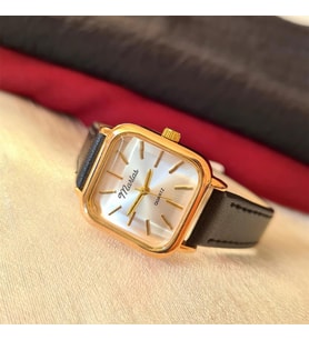 Marlas Retro Kadın Kol Saati, Köşeli Tasarım, Vintage Tasarım, Minimal Tasarım, Altın Rengi Kasa, Siyah Kordon
