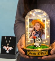 Fotoğraflı & Yazılı Led Işıklı Fanus ve Renkli Zümrüdü Anka Kuşu Kolye Sevgiliye Anlamlı Hediye (Model 9)