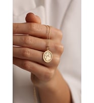 Kişiye Özel 925 Ayar Gümüş Pati Detaylı Disk Kolye (Gold)