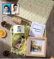 Kişiye Özel Karikatürlü Kankaya Erkek Kardeşe Abiye Hediye Hediye Kutusu - Kişiye Özel Lüks Pastel Fincan, El Kremi, Ahşap Fotoğraf Çerçevesi Doğum Günü Hediyesi