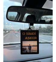En Değerli Yol Arkadaşınız! Kişiye Özel Fotoğraflı "O Şimdi Asker" Araç Dikiz Aynası Süsü