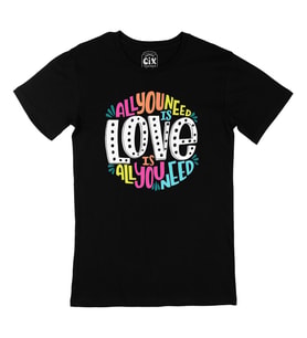 All You Need Love Siyah Tişört