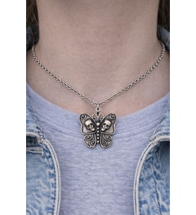 Dark Butterfly Soul – Kuru Kafa Detaylı Kelebek Figürlü Gümüş Renk Unisex Kolye (60 cm)