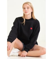Giyim Dünyası Kadın Kalp Nakışlı 3 İp Şardonlu Oversize Sweatshirt Siyah