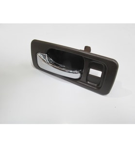HONDA ACCORD- 90/93; ÖN KAPI İÇ AÇMA KOLU SOL KAHVERENGİ (ELCEĞİ NİKELAJLI) (HUSHAN) 72165-SM4-003Z-
