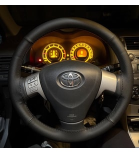 DİKİŞLİ DİREKSİYON KILIFI SİYAH / NOKTALI DERİ SİYAH DİKİŞLİ COROLLA YARİS AURİS İÇİN