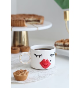 El Yapımı Dudak Figürlü 24K Altın Dekorlu Seramik Mug 200ml
