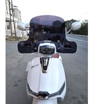 MOTOCAM Küba Bannry Ön Cam 2024-2026 Model 39cm Siyah Renkli 4mm Elcikli APARATSIZ