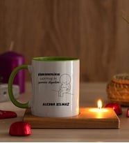 Kişiye Özel Varmış Ki Yemiş Diyelim Esprili Ahşap Altlıklı Mumlu Yeşil Kupa