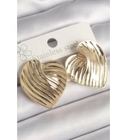 Pirinç Gold Renk İşlemeli Plaka Kalp Model Kadın Küpe - TJ-BKP10247