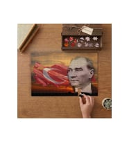 Türk Bayrağı ve Mustafa Kemal Atatürk Tasarımı 240 parça Ahşap Puzzle Ahşap Kutuda MP03162