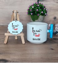 Bu Kadın Harika Bir Anne Hediye Seti Kupa Bardak T Kulplu ve Anahtarlık Anneye Doğum Günü Anneler Günü Hediyesi (Model 3)