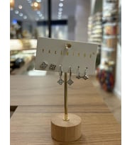 Yakemiyou Silver Taşlı Yonca Altılı Küpe