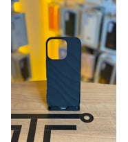 iPhone 16 Pro Uyumlu Kaymaz Tırtıklı Dokulu Mat Kılıf (Siyah)