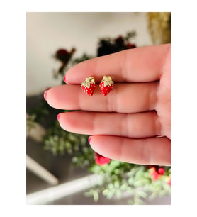 XUPING MİNİMAL KIRMIZI ÇİLEK KÜPE 5MM-GOLD RENK ACR8394
