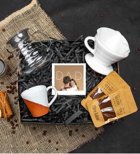 Kişiye Özel Polaroid Fotoğraf - Kahve Servis Sürahisi, Seramik Dripper - Beyaz, Beyaz Sırlı Toprak Kupa, 3 Adet Filtre Kahve Kağıdı, Filtre Kahve, Özel Tasarım Hediye Kutusu No:85